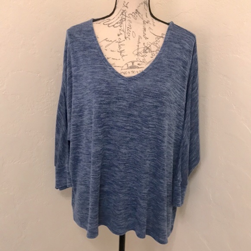 Old Navy Women’s Blue Pullover Sweater.  Size XL